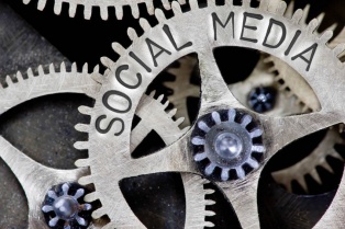 Elaboration of a Social Media Strategy & Online Marketing